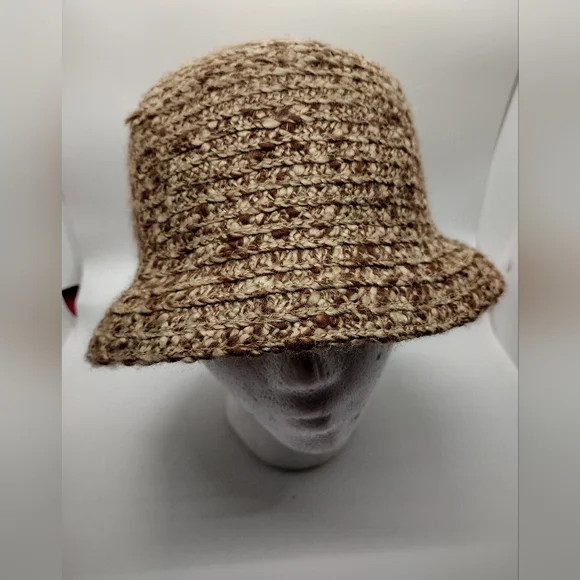 Vintage 1950s  Women Betmar Wool Felt Cloche Hat Brown Floral Trim Flowers USA Vintage BETMAR Brown Felt Cloche Hat/ Cream Hatband and Bow  main image 4